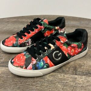 GBG Guess Los Angeles GGMAURA 3-R Floral Monogram Sneakers Size 7.5